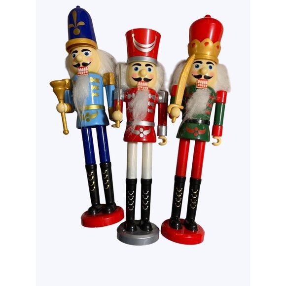 Plastic Nutcracker Soldiers Christmas Decor 8.5-9 Inches tall Set of 3 - Picture 2 of 11